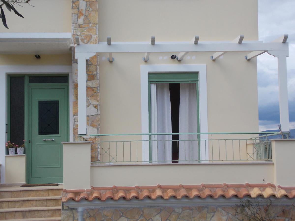 Theofilos House นาฟปลิโอ ภายนอก รูปภาพ